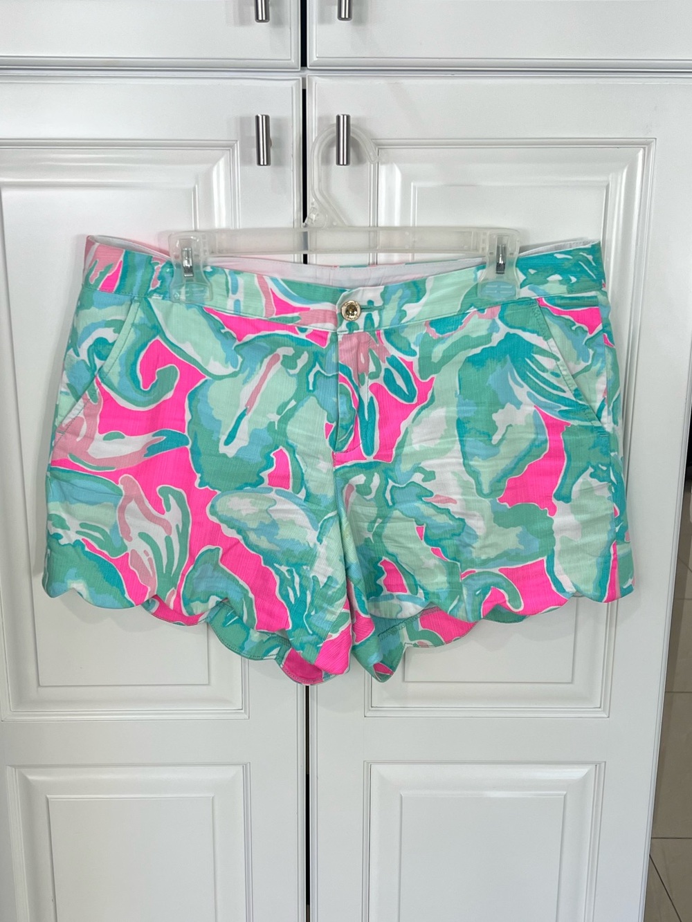 Lilly Pulitzer print buttercup Shorts size 12